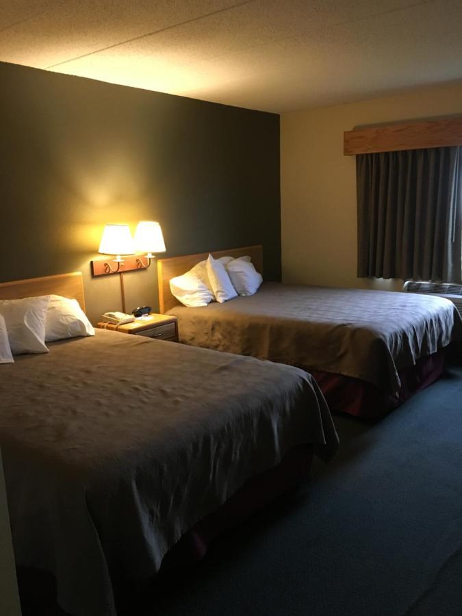 Moose Lake Lodge & Suites Exteriér fotografie