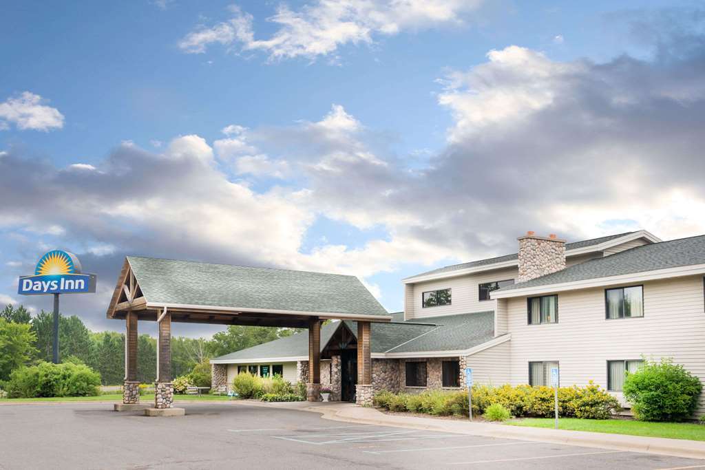 Moose Lake Lodge & Suites Exteriér fotografie