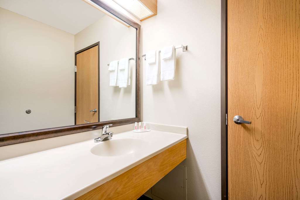 Moose Lake Lodge & Suites Pokoj fotografie